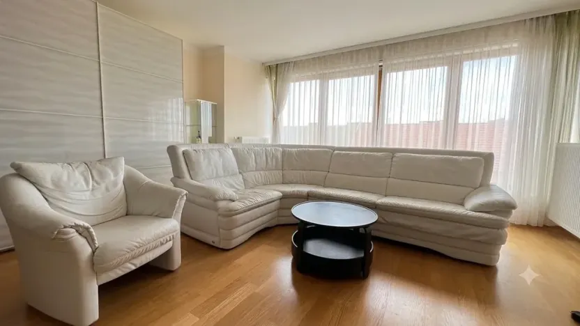 Pronájem bytu 3+kk, Praha - Holešovice, Komunardů, 75 m2