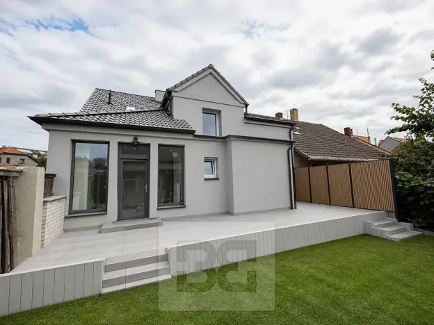 Pronájem rodinného domu, Praha - Kobylisy, Líbeznická, 170 m2