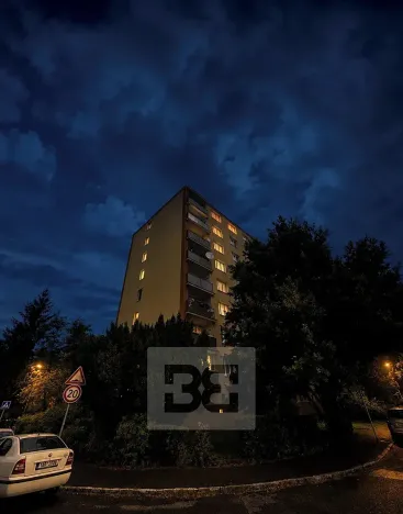 Prodej bytu 4+1, Praha - Kamýk, Zárubova, 85 m2