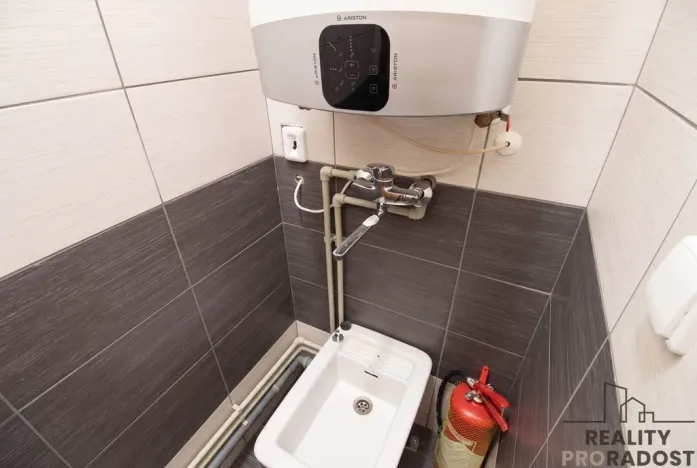 Pronájem obchodního prostoru, Hodonín, Polní, 34 m2