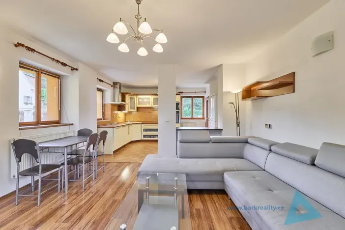 Prodej rodinného domu, Pecka - Bělá u Pecky, 250 m2