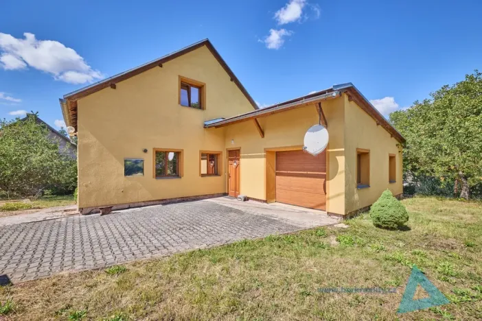 Prodej rodinného domu, Pecka - Bělá u Pecky, 250 m2