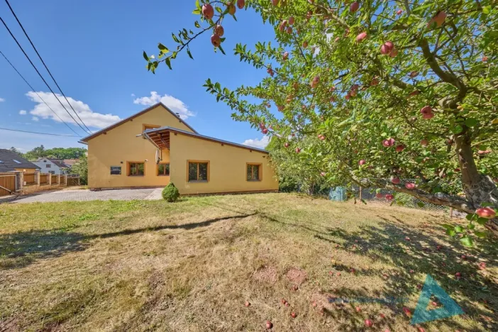 Prodej rodinného domu, Pecka - Bělá u Pecky, 250 m2