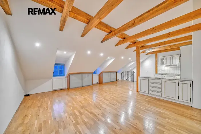 Pronájem bytu 2+kk, Poděbrady, Riegrovo náměstí, 99 m2