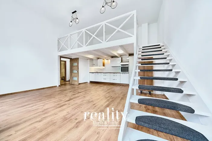 Pronájem bytu 2+kk, Jihlava, Křižíkova, 63 m2