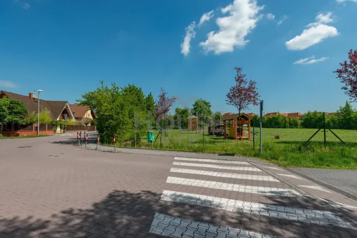 Prodej bytu 3+kk, Praha - Újezd nad Lesy, Oplanská, 56 m2