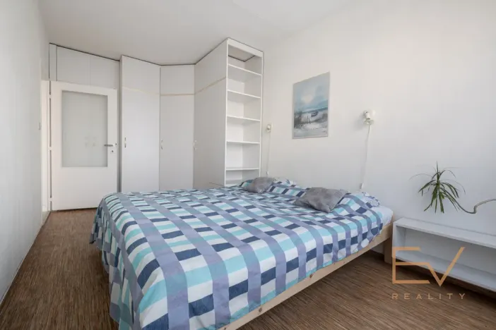 Prodej bytu 3+1, Praha - Řepy, Nevanova, 70 m2