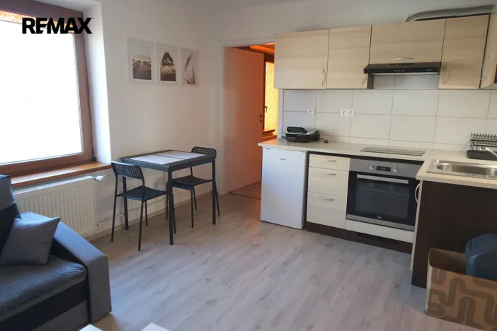 Pronájem bytu 2+kk, Hradec Králové - Nový Hradec Králové, Domečkova, 37 m2