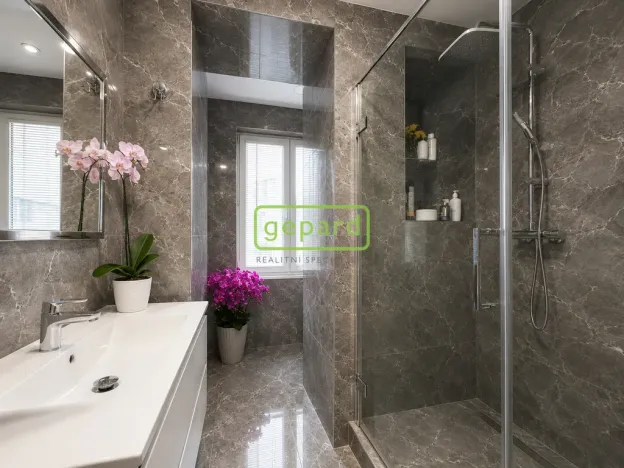 Prodej bytu 3+1, Karlovy Vary, Mattoniho nábřeží, 89 m2