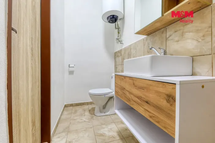 Prodej obchodního prostoru, Černošín, 1100 m2