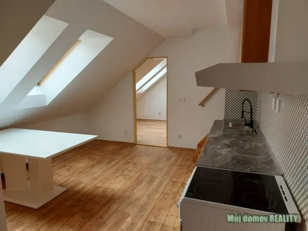 Pronájem bytu 3+kk, Praha - Radotín, Věštínská, 85 m2
