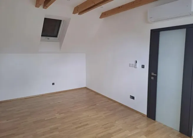 Pronájem rodinného domu, Praha - Nebušice, V uličkách, 166 m2