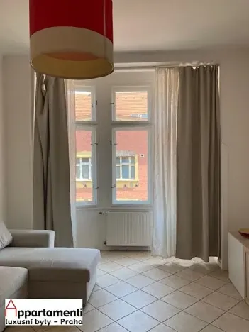 Pronájem bytu 2+kk, Praha - Karlín, Kubova, 43 m2
