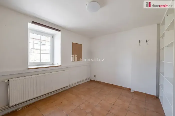 Pronájem výrobních prostor, Doksy, Václ. Plecitého, 4300 m2