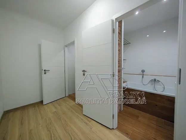 Pronájem bytu 2+kk, České Budějovice, Budivojova, 49 m2
