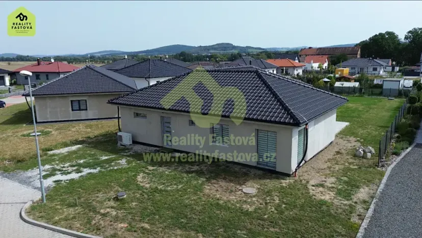 Prodej rodinného domu, Lužany, 156 m2