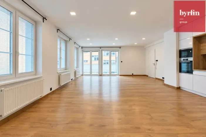 Pronájem bytu 2+kk, Opava, Dolní náměstí, 86 m2
