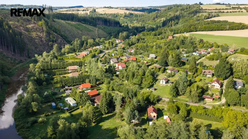 Prodej pole, Chřenovice, 1105 m2