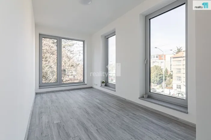Pronájem bytu 2+kk, Praha - Libeň, V Holešovičkách, 59 m2