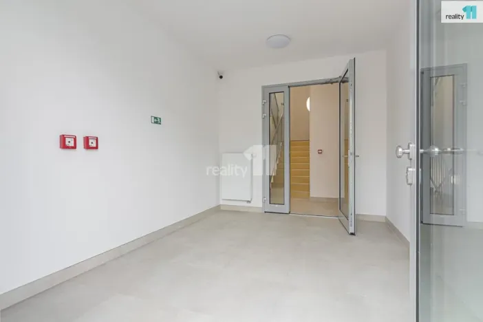 Pronájem bytu 2+kk, Praha - Libeň, V Holešovičkách, 59 m2