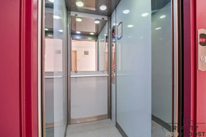 Pronájem bytu 1+kk, Havířov - Město, Dlouhá třída, 23 m2