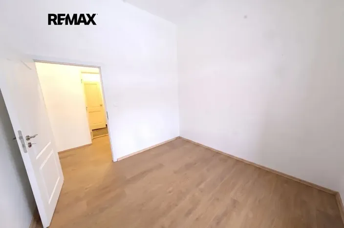 Pronájem bytu 2+kk, Praha - Libeň, Chlumčanského, 35 m2