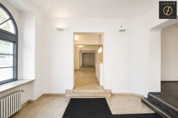 Pronájem restaurace, Praha - Bubeneč, Jana Zajíce, 145 m2
