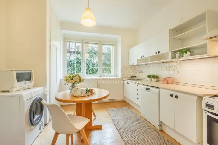 Prodej bytu 2+1, Praha - Vinohrady, Rumunská, 64 m2