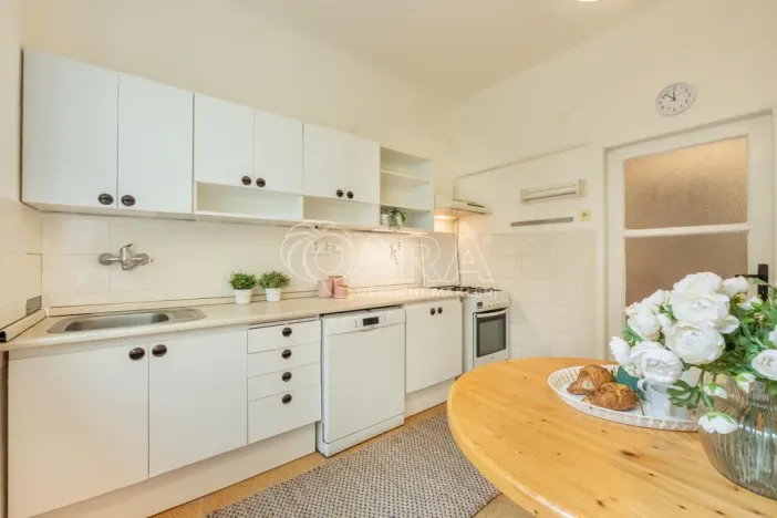 Prodej bytu 2+1, Praha - Vinohrady, Rumunská, 64 m2