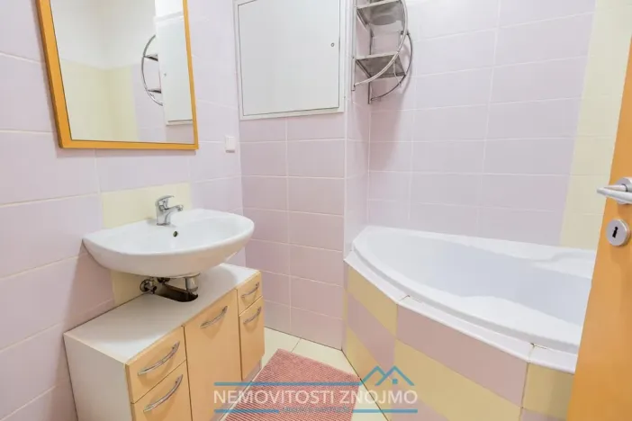 Prodej bytu 4+kk, Znojmo, Aninská, 89 m2