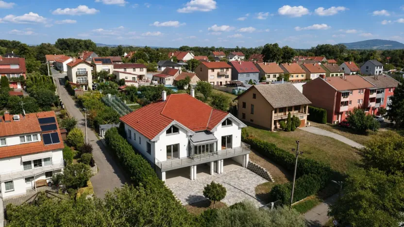 Prodej rodinného domu, Pohořelice - Nová Ves, 408 m2