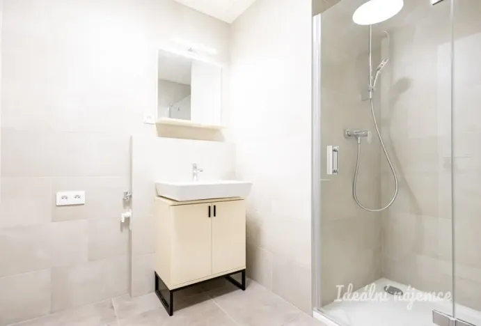 Pronájem bytu 2+kk, Praha - Černý Most, Arnošta Valenty, 49 m2