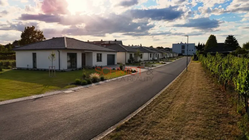 Prodej pozemku pro bydlení, Lanžhot, Školní, 616 m2
