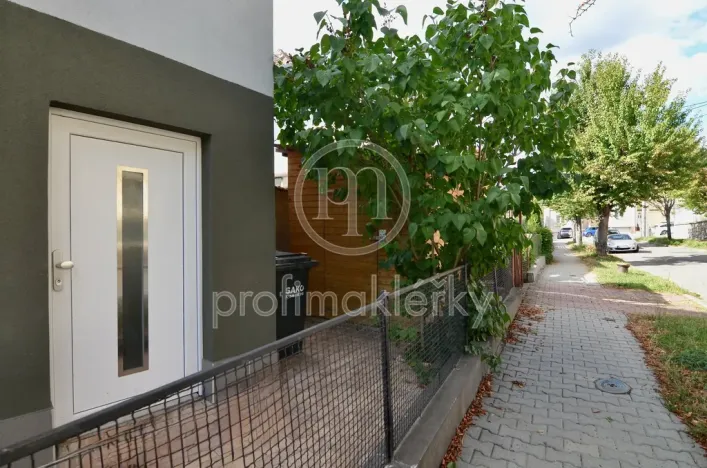 Prodej bytu 2+1, Brno - Černovice, Šestákova, 51 m2