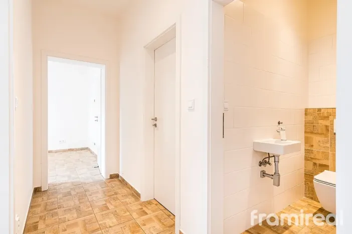 Prodej bytu 3+kk, Znojmo, Smutného, 79 m2