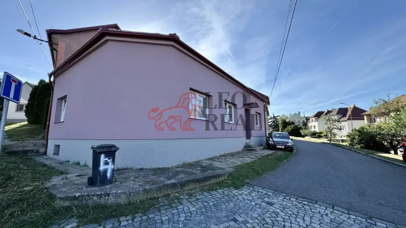 Pronájem kanceláře, Uherské Hradiště - Mařatice, 1. máje, 22 m2