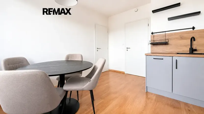 Pronájem bytu 2+kk, Praha - Hloubětín, Kbelská, 54 m2