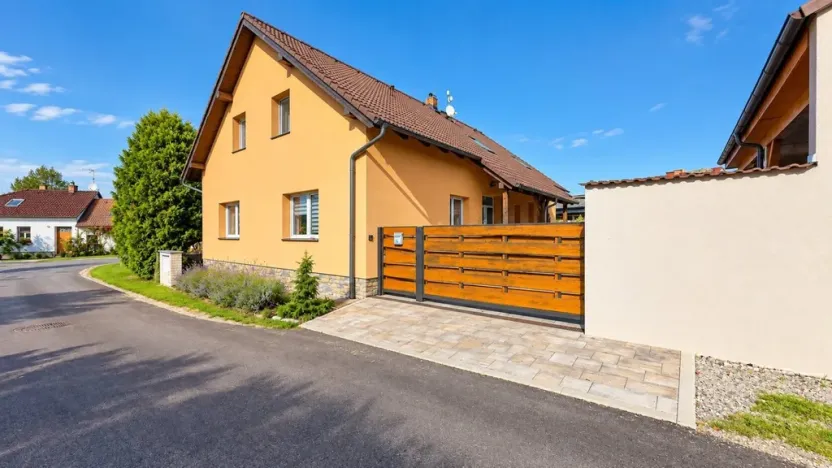 Prodej bytu 3+1, Dubné - Třebín, 80 m2
