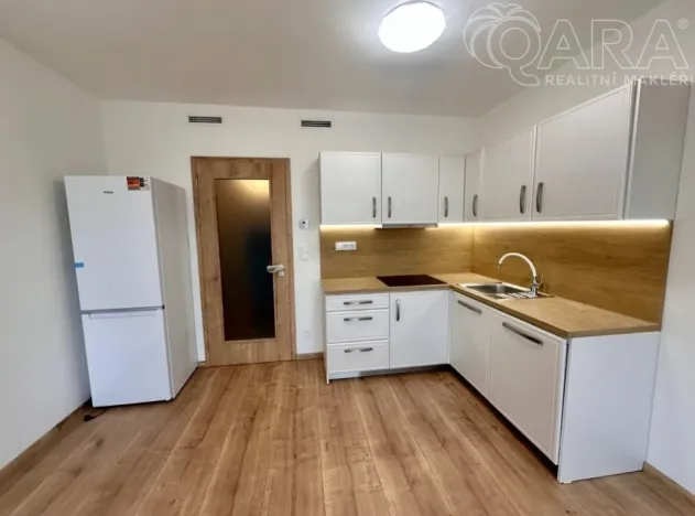 Pronájem bytu 1+kk, Praha - Vysočany, Kolbenova, 32 m2