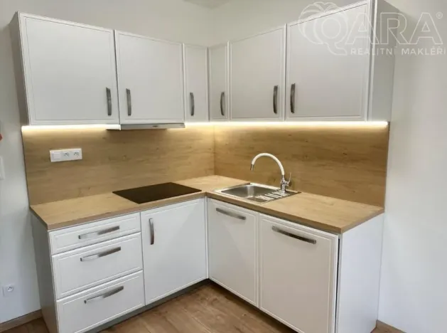 Pronájem bytu 1+kk, Praha - Vysočany, Kolbenova, 32 m2