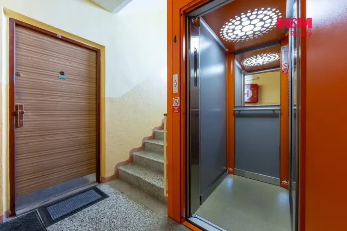 Prodej bytu 3+1, Karlovy Vary, Jana Opletala, 60 m2