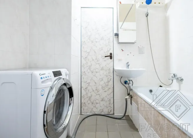 Prodej bytu 3+1, Praha - Prosek, Novoborská, 53 m2