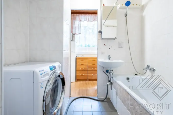 Prodej bytu 3+1, Praha - Prosek, Novoborská, 53 m2