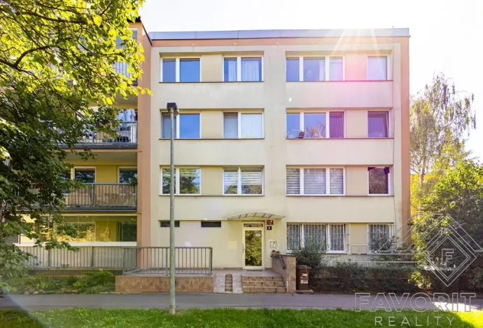 Prodej bytu 3+1, Praha - Prosek, Novoborská, 53 m2