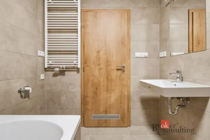 Pronájem bytu 2+kk, Pardubice - Ohrazenice, U Sportovní školy, 50 m2