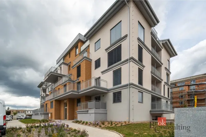 Pronájem bytu 2+kk, Pardubice - Ohrazenice, U Sportovní školy, 50 m2