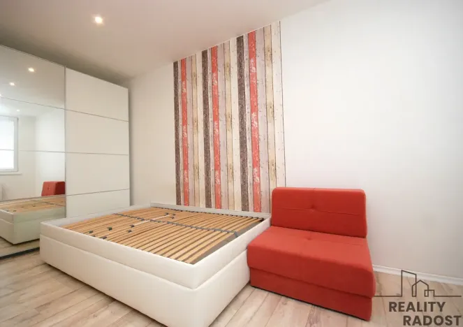 Pronájem bytu 2+kk, Břeclav, Na Valtické, 44 m2