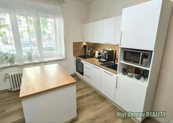 Pronájem bytu 2+kk, Praha - Vršovice, 57 m2