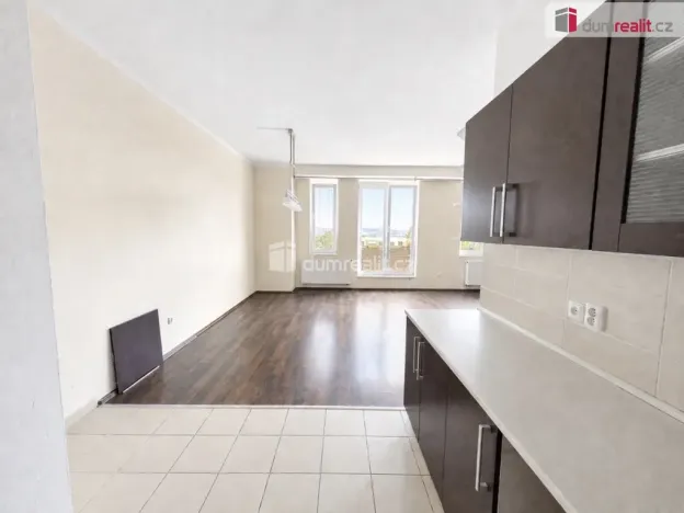 Pronájem bytu 3+kk, Chlumec, Holubova, 100 m2