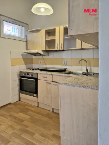Pronájem bytu 1+kk, Praha - Holešovice, Stupkova, 31 m2